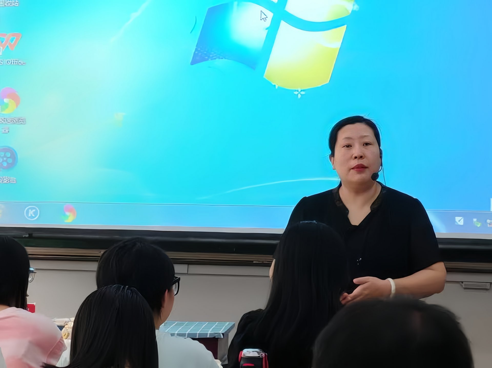任雪梅工作照.jpg 图片: