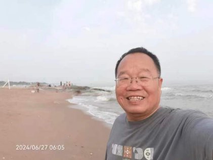 图片1.png 校友文萃