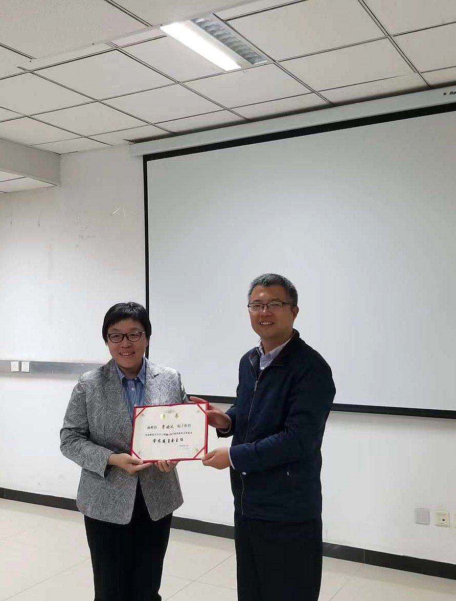 图1 2023年钱前院士和北大刘春明院长参观重点实验室小麦种植基地.jpg 世界杯网页版世界杯shijiebei